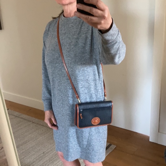 Dooney & Burke clutch and cross body bag - Picture 2 of 12